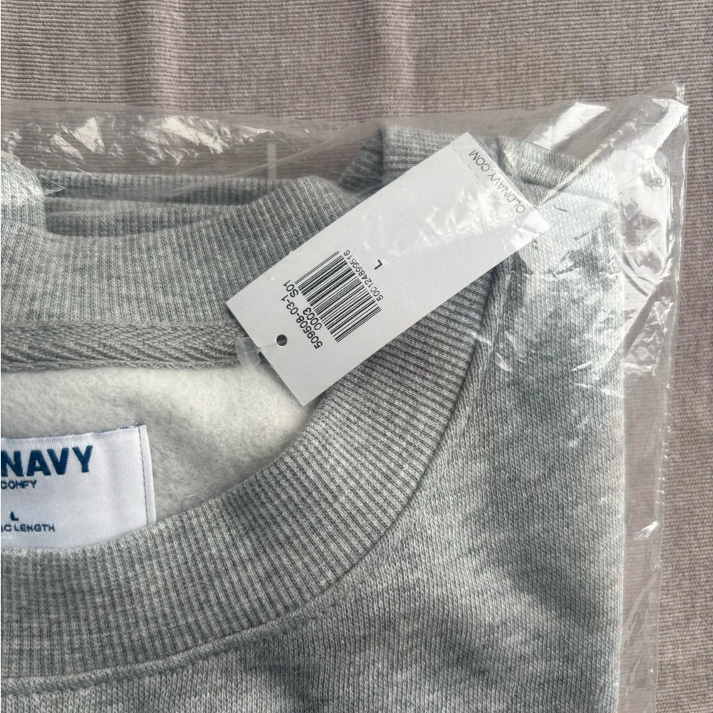 🩶 NWT Old Navy Gray 'Hopeless Romantic' Sweatshirt-size L - Picture 6 of 7